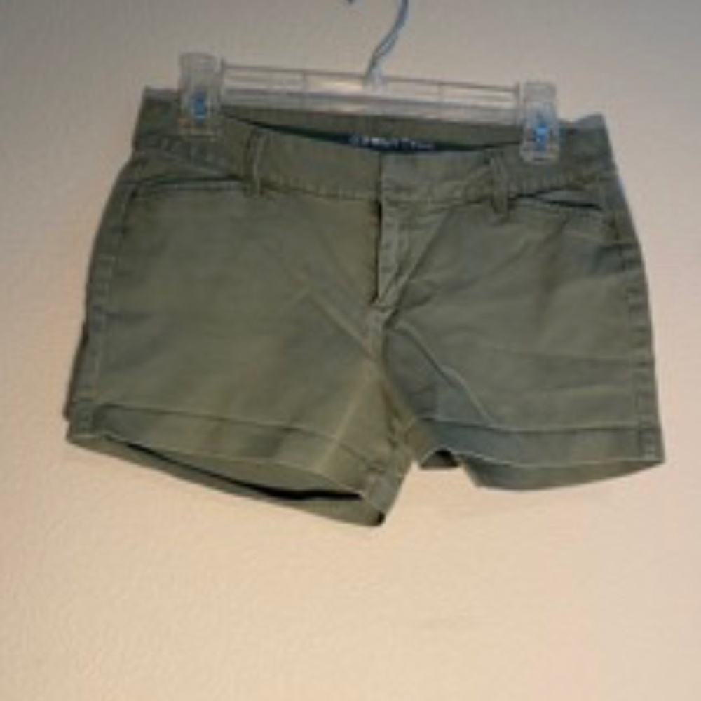 Old Navy green shorts
